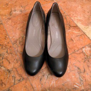 Rockport heels size 8W black leather